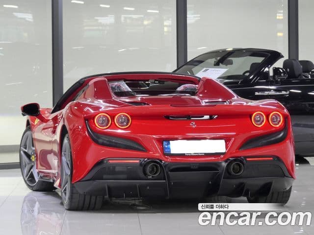 Ferrari F8 스파이더 3.9 V8, 2022 3