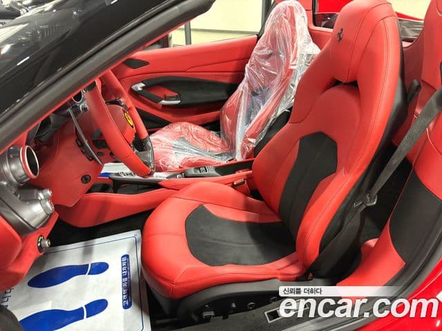 Ferrari F8 스파이더 3.9 V8, 2022 10