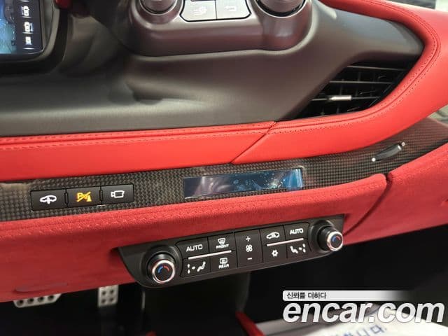 Ferrari F8 스파이더 3.9 V8, 2022 13