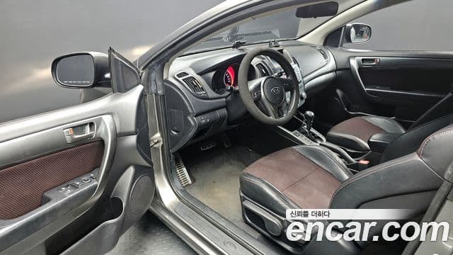 Kia Forte купе Luxury, 2010 11