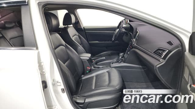 Hyundai Avante AD Special, 2016 11