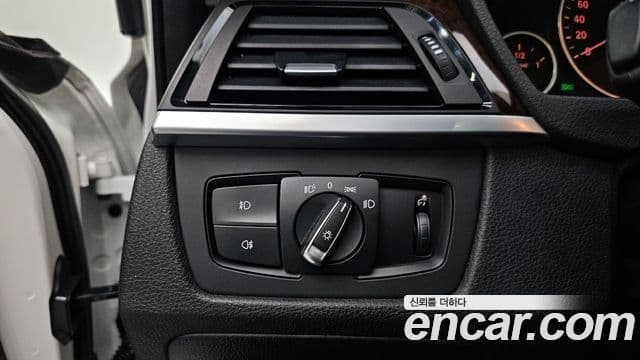 BMW 3시리즈 (F30), 2015 18