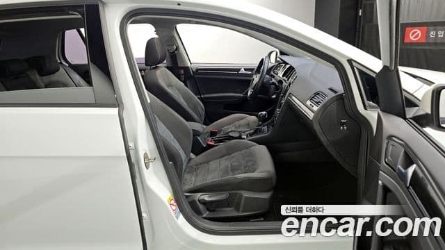 Volkswagen Гольф 7세대, 2015 11