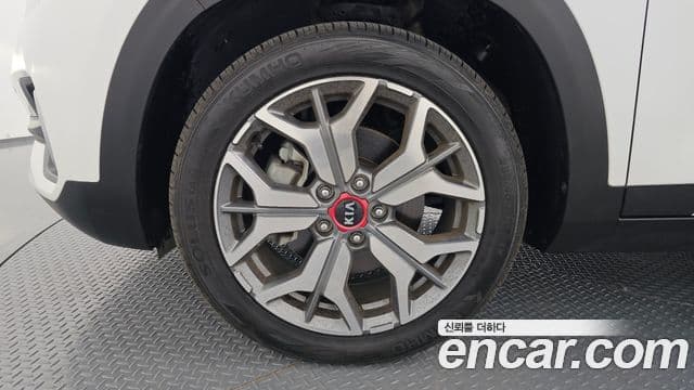 Kia Seltos Signature, 2022 все фото