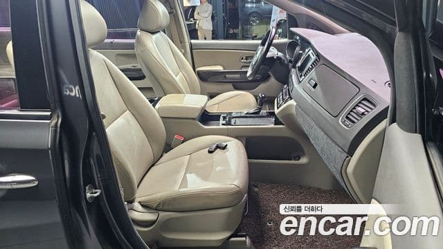 Kia All New Carnival Prestige, 2016 10