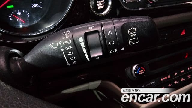 Kia All New Carnival Prestige, 2016 17