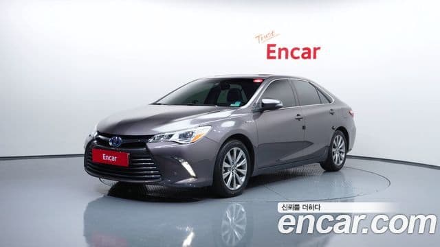 Toyota New 캠리 гибрид XLE, 2015 1