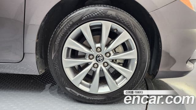 Toyota New 캠리 гибрид XLE, 2015 все фото