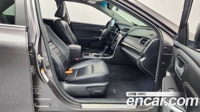 Toyota New 캠리 гибрид XLE, 2015 11