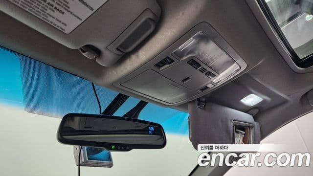 Toyota New 캠리 гибрид XLE, 2015 17