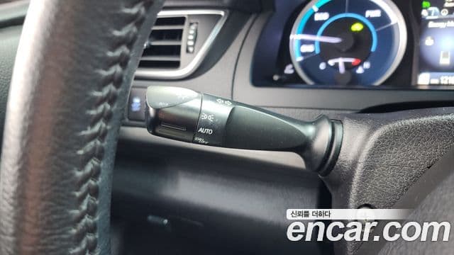 Toyota New 캠리 гибрид XLE, 2015 18