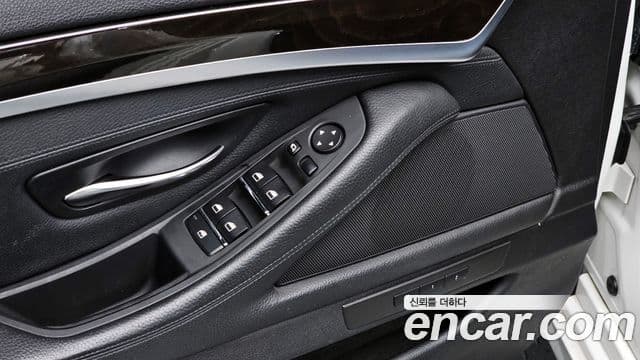 BMW 5시리즈 (F10), 2011 17