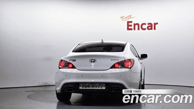 Hyundai Genesis купе 200 турбо P, 2011 4