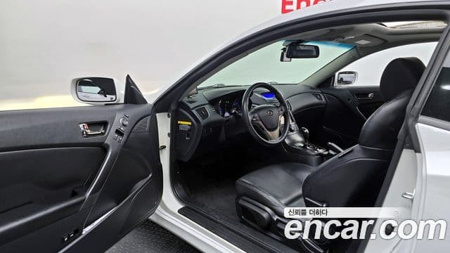 Hyundai Genesis купе 200 турбо P, 2011 11