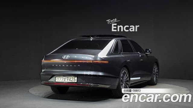 Hyundai Grandeur гибрид (GN7) Calligraphy, 2023 2