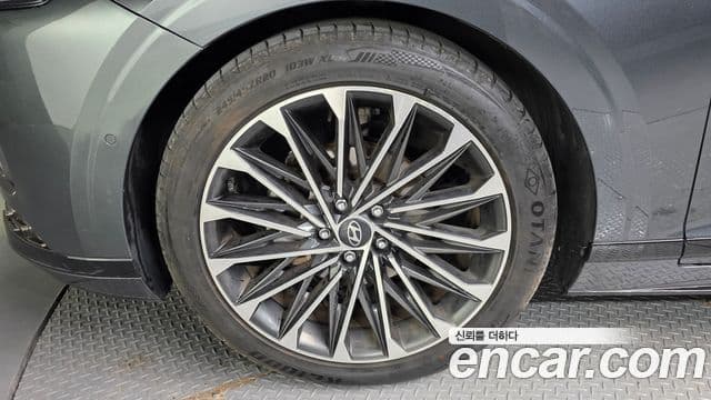 Hyundai Grandeur гибрид (GN7) Calligraphy, 2023 все фото