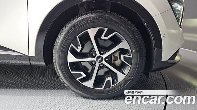 Kia Sportage 5세대 гибрид Signature 2WD, 2022 все фото