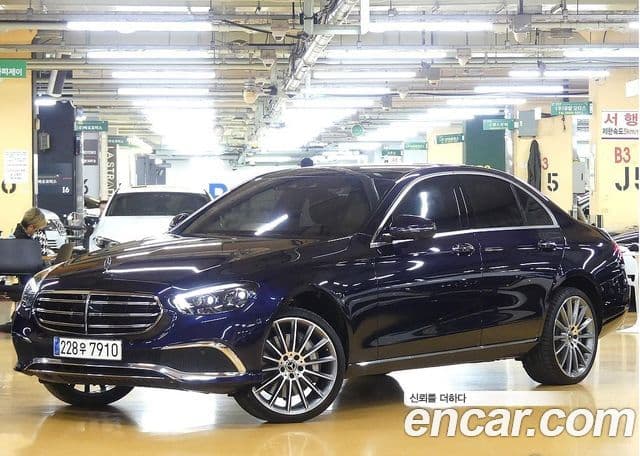 Mercedes-Benz E-класс W213 Exclusive, 2023 1
