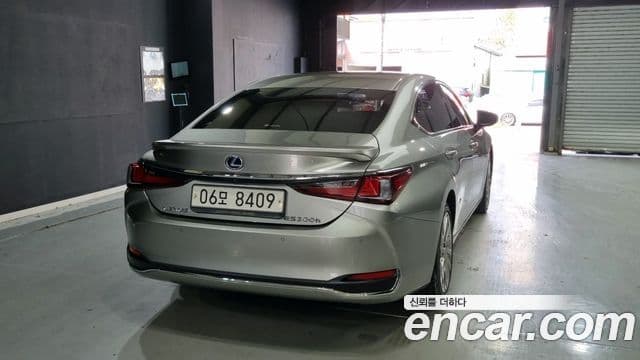 Lexus ES300h 7세대 Luxury Plus, 2019 3