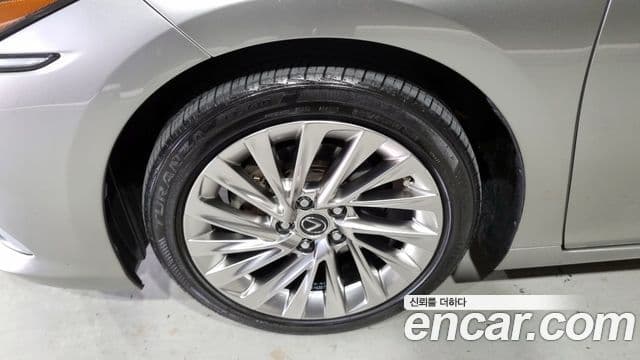 Lexus ES300h 7세대 Luxury Plus, 2019 все фото
