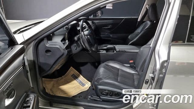 Lexus ES300h 7세대 Luxury Plus, 2019 10