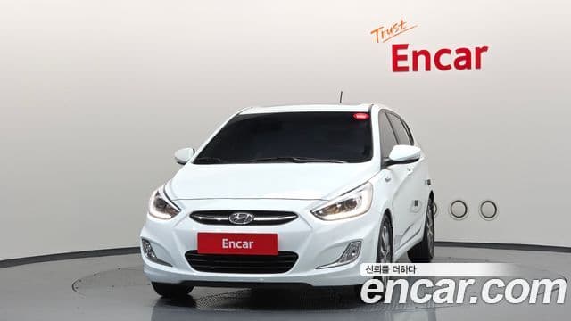 Hyundai Accent(новый кузов / новое поколение) Wit 1.6 GDI Blue Saver, 2015 3