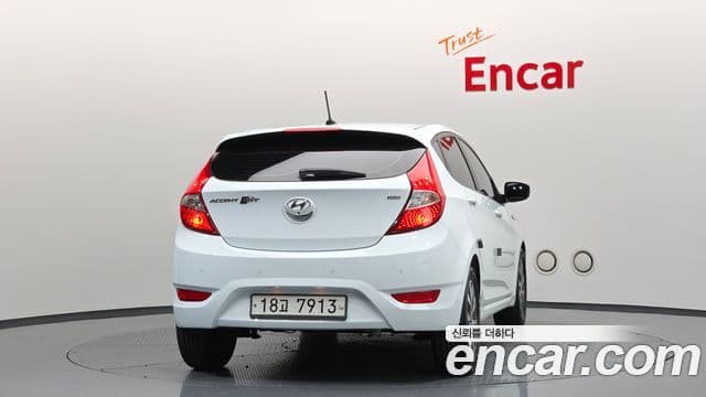 Hyundai Accent(новый кузов / новое поколение) Wit 1.6 GDI Blue Saver, 2015 4