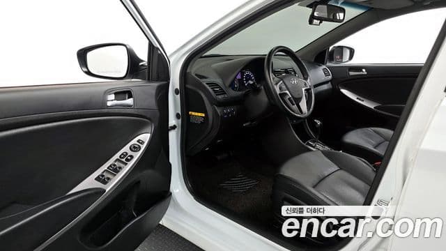 Hyundai Accent(новый кузов / новое поколение) Wit 1.6 GDI Blue Saver, 2015 10