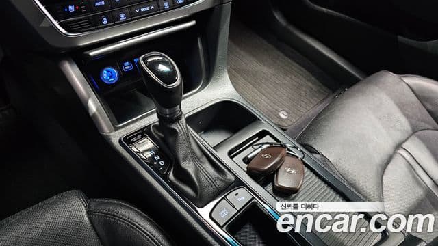 Hyundai LF Sonata Premium, 2015 9