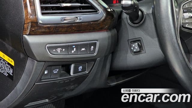 Genesis G90 Premium Luxury, 2019 14