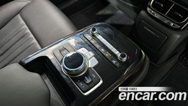 Genesis G90 Premium Luxury, 2019 18