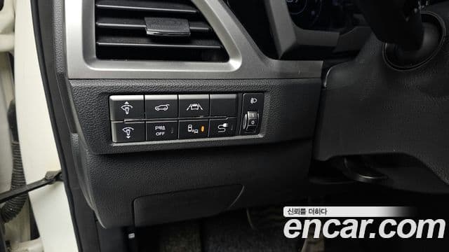 KG모빌리티(SsangYong) Beautiful Korando бензин 1.5 2WD C7, 2020 17