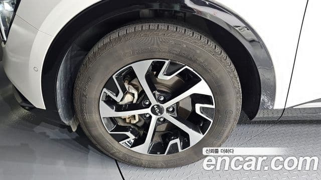 Kia Sportage 5세대 гибрид Signature 2WD, 2024 все фото