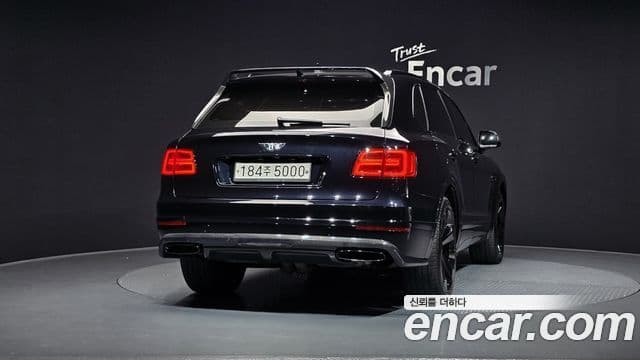 Bentley Bentayga, 2017 4