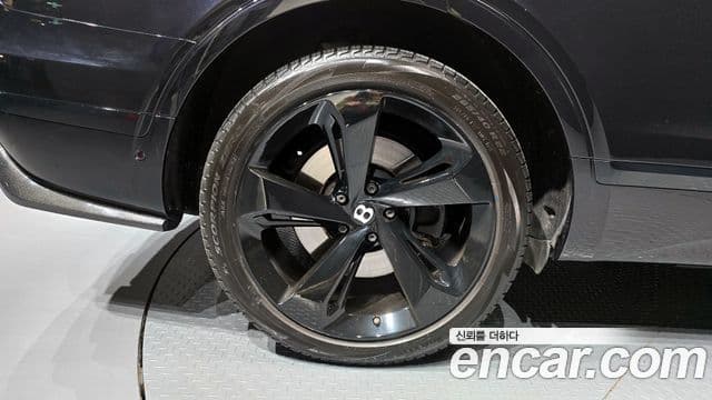 Bentley Bentayga, 2017 все фото