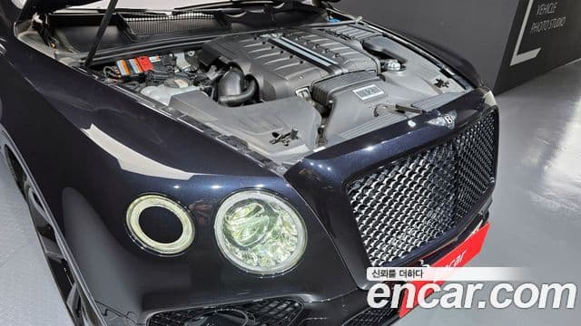 Bentley Bentayga, 2017 6