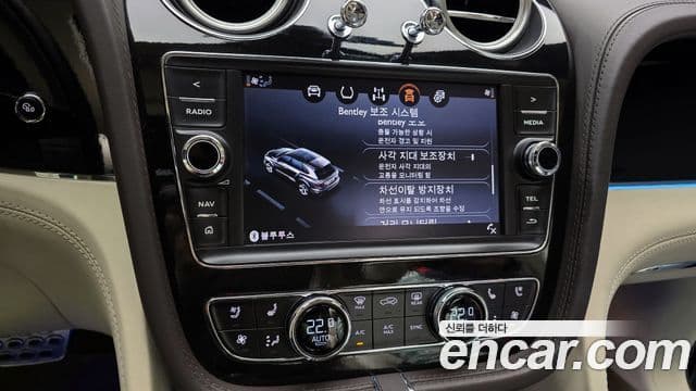 Bentley Bentayga, 2017 15