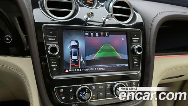 Bentley Bentayga, 2017 16