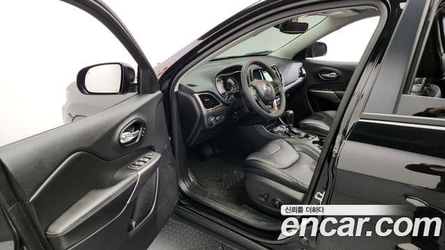 Jeep Cherokee(KL) 2.4 Limited AWD, 2022 10