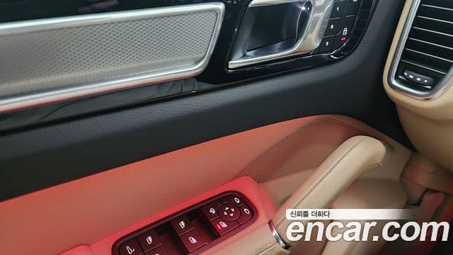 Porsche Cayenne (PO536) 3.0 Platinum Edition, 2023 16