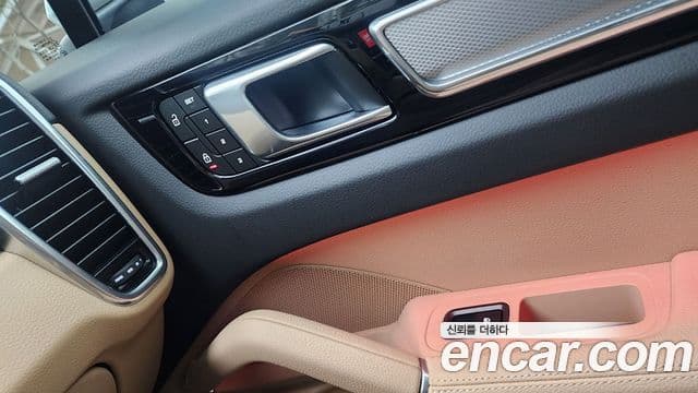 Porsche Cayenne (PO536) 3.0 Platinum Edition, 2023 17