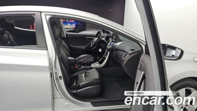 Hyundai Avante MD Luxury, 2011 12