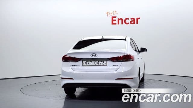 Hyundai Avante AD 1.6 e-VGT Smart, 2017 4