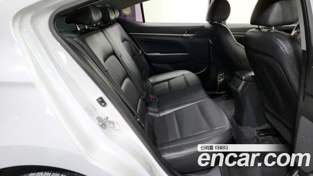 Hyundai Avante AD 1.6 e-VGT Smart, 2017 12