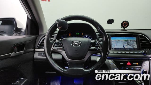 Hyundai Avante AD 1.6 e-VGT Smart, 2017 13
