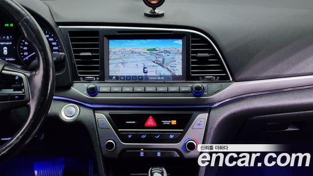 Hyundai Avante AD 1.6 e-VGT Smart, 2017 14