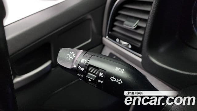 Hyundai Avante AD 1.6 e-VGT Smart, 2017 16