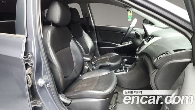 Hyundai Accent(новый кузов / новое поколение) Premier, 2012 11