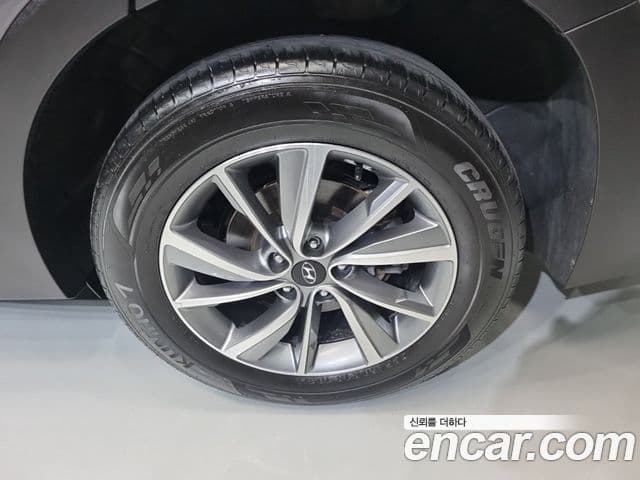 Hyundai Santa Fe TM Exclusive, 2019 18