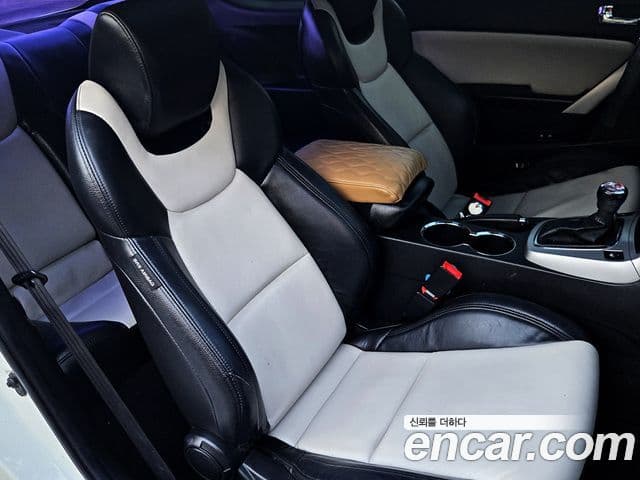 Hyundai Genesis купе GT-R, 2010 10